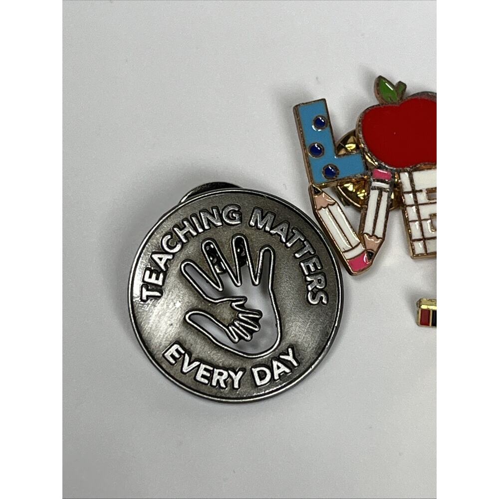 Teacher Pin Lot of 5 Education Apple Teaching Matters LOVE I Make the Difference - Picture 2 of 9